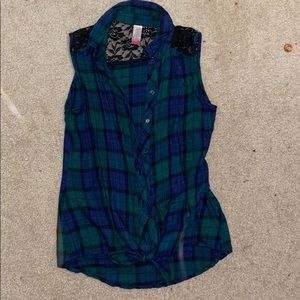 sleeveless green flannel